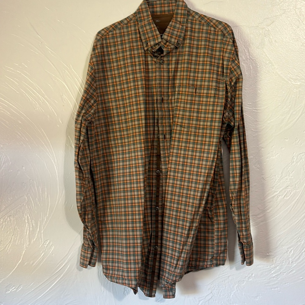 Men’s wrangler button up shirt. Plaid